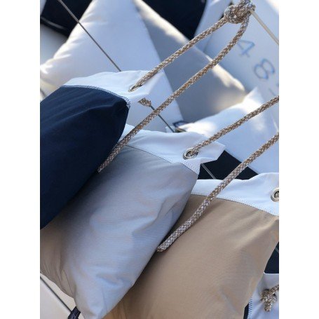 Cojín náutico cuadrado impermeable Negro Marine Business (2 uds.) en decoracionmar.com para decoración náutica y marinera
