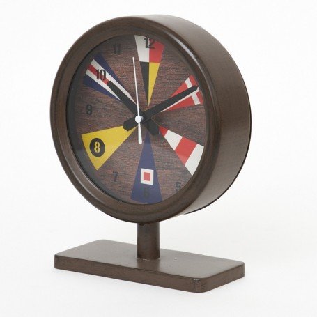 Reloj en madera con banderas marineras