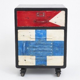 Mesita de noche con banderas